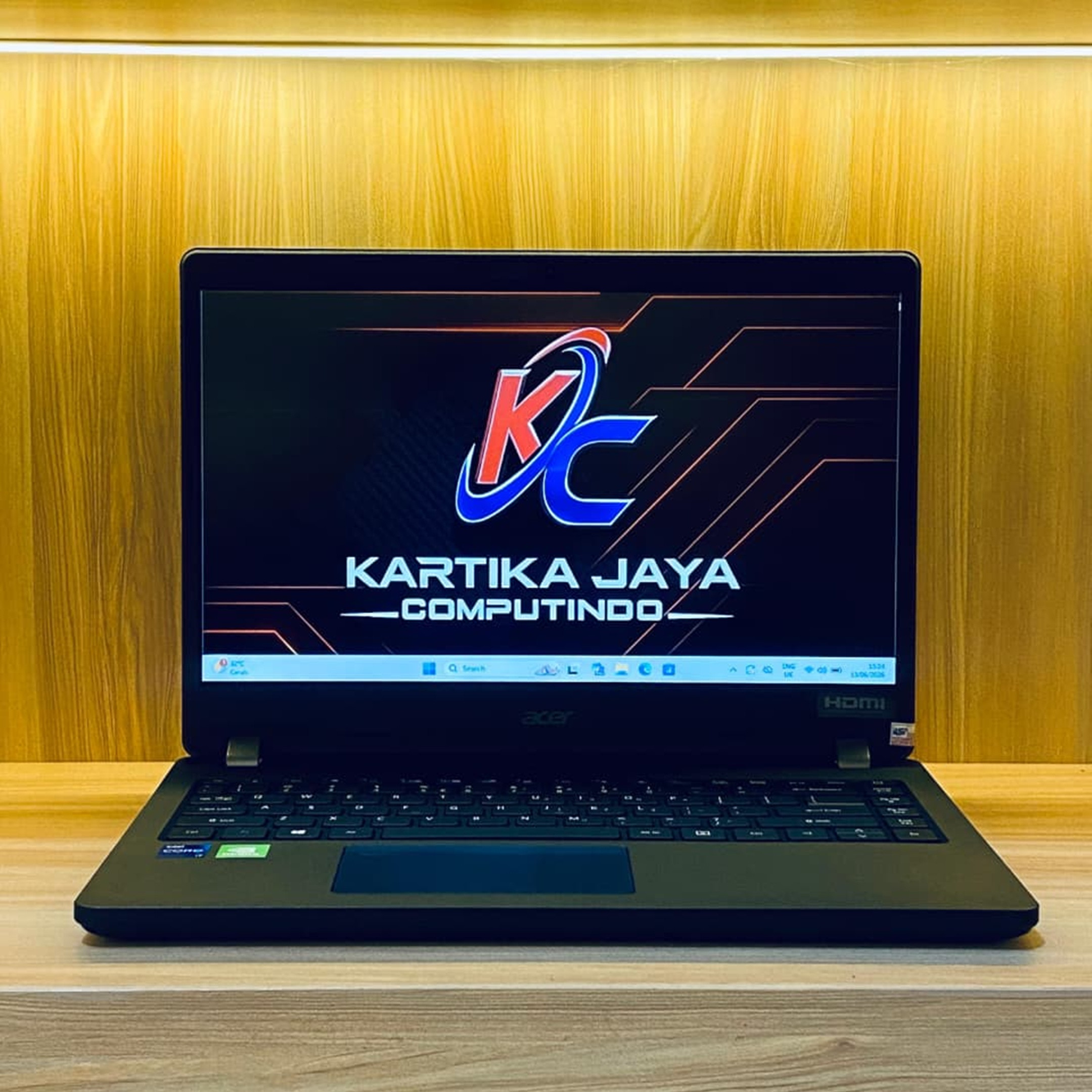 ACER TRAVELMATE P214 INTEL CORE I7 VGA  RAM 16 SSD 2ND MURAH 